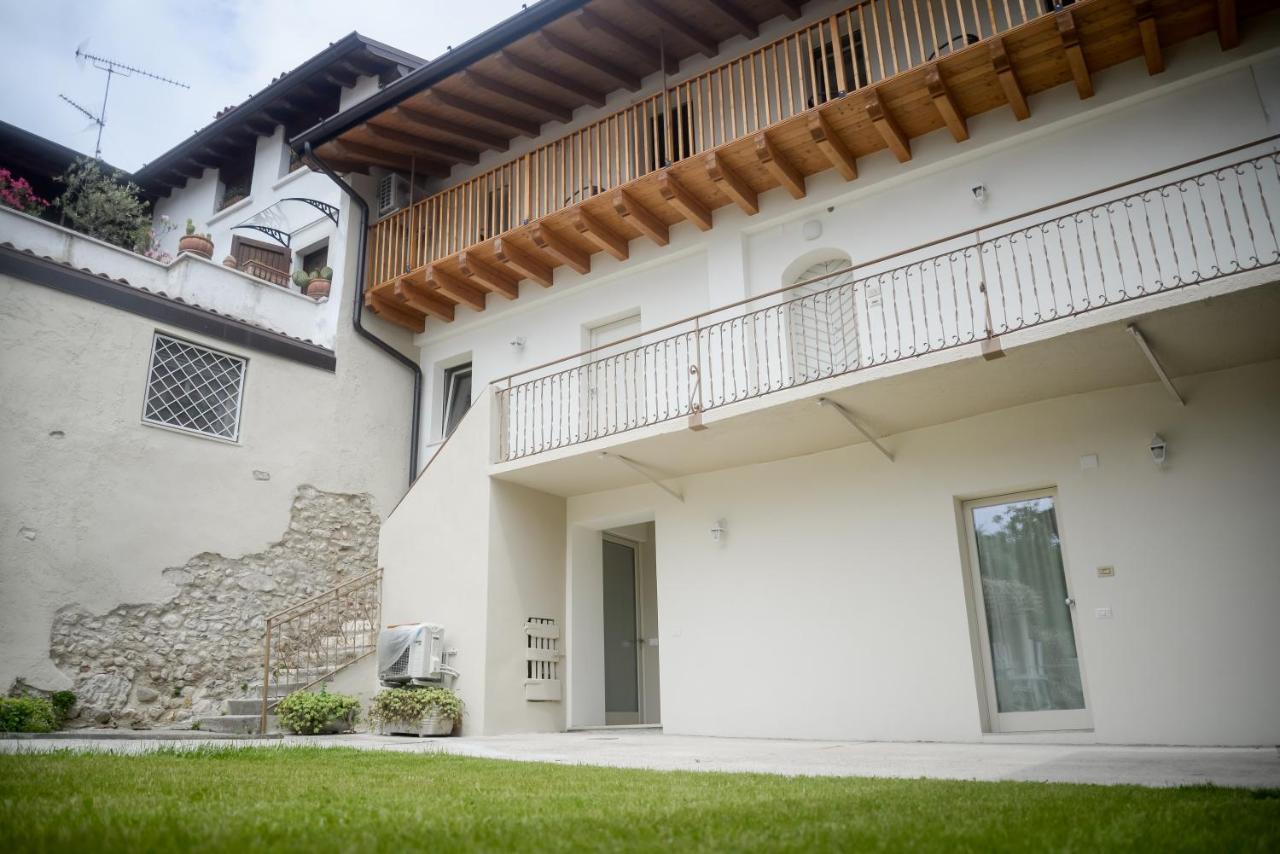 La Corte Dell'Elmo Salò Exteriör bild